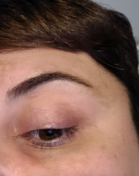 person's eye and eyebrow